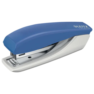 Leitz Heftgerät NeXXt Recycle Mini No. 10 fest/lösbar/nageln 10 Bl. (80 g/m²) Metall/Kunststoff (Kunststoff, 81 % recycelt) blau Leitz Heftgerät NeXXt Recycle Mini No. 10 fest/lösbar/nageln 10 Bl. (80 g/m²) Metall/Kunststoff (Kunststoff, 81 % recycelt) blau