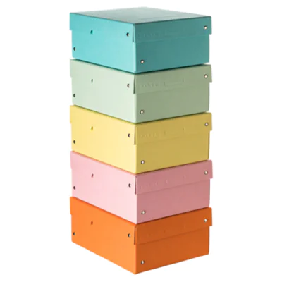 Falken Aufbewahrungsbox PureBox Pastell 18 x 10 x 25 cm (B x H x T) DIN A5 Pappe farbig sortiert (freie Farbauswahl nicht möglich) Falken Aufbewahrungsbox PureBox Pastell 18 x 10 x 25 cm (B x H x T) DIN A5 Pappe farbig sortiert (freie Farbauswahl nicht möglich)